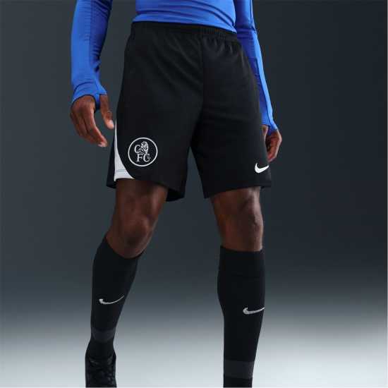 Футболни тренировъчни долнища Nike Chelsea Strike Shorts 2025 2026 Adults Nike Chelsea Strike Shorts 2025 2026 Adults Футболни тренировъчни долнища