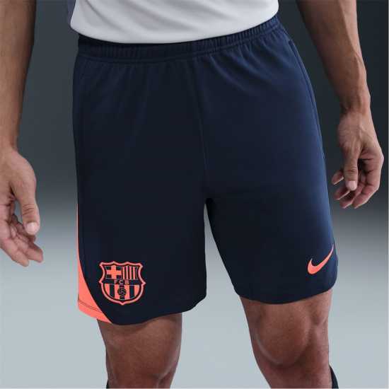 Футболни тренировъчни долнища Nike Barcelona Strike Third Shorts 2025 2026 Adults Nike Barcelona Strike Third Shorts 2025 2026 Adults Футболни тренировъчни долнища