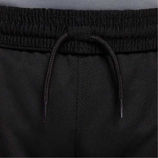 Nike Chelsea Goalkeeper Shorts 2025 2026 Juniors Nike Chelsea Goalkeeper Shorts 2025 2026 Juniors