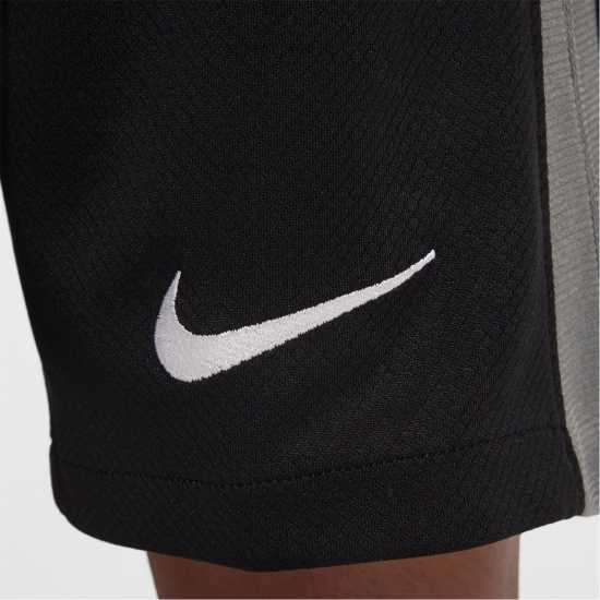 Nike Chelsea Goalkeeper Shorts 2025 2026 Juniors Nike Chelsea Goalkeeper Shorts 2025 2026 Juniors