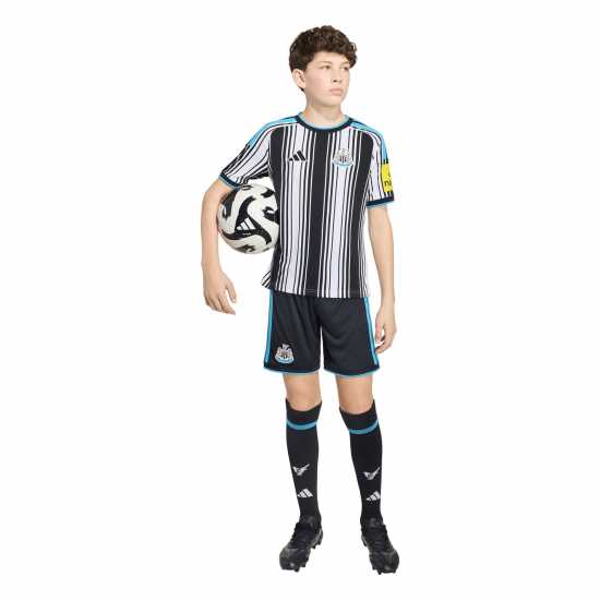 Adidas Newcastle United Home Short 2026/27 Juniors Adidas Newcastle United Home Short 2026/27 Juniors