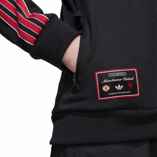 Футболни екипи за бягане Adidas Детско Спортно Горнище Manchester United Fc Terrace Icons Track Top Juniors Adidas Детско Спортно Горнище Manchester United Fc Terrace Icons Track Top Juniors Футболни екипи за бягане