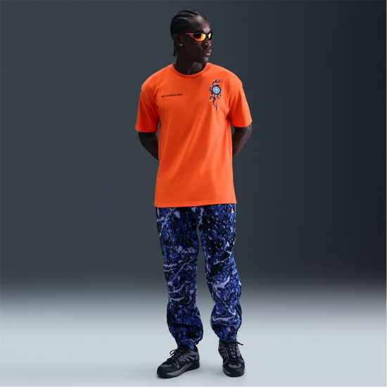 Nike Men's Inter Milan Licensed Short Sleeve T-Shirt Orange/Black Nike Men's Inter Milan Licensed Short Sleeve T-Shirt Orange/Black