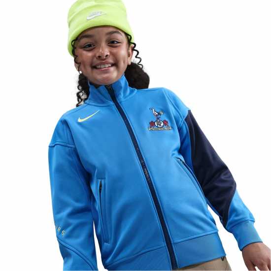 Футболни тренировъчни якета Nike Tottenham Hotspur Anthem Jacket 2025 2026 Juniors Nike Tottenham Hotspur Anthem Jacket 2025 2026 Juniors Футболни тренировъчни якета