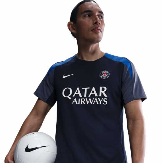 Всекидневно футболно облекло Nike Psg Strike T-Shirt 2025 2026 Adults Nike Psg Strike T-Shirt 2025 2026 Adults Всекидневно футболно облекло