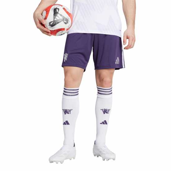 Футболни тренировъчни долнища Adidas Manchester United Away Shorts 2025 2026 Adults Adidas Manchester United Away Shorts 2025 2026 Adults Футболни тренировъчни долнища