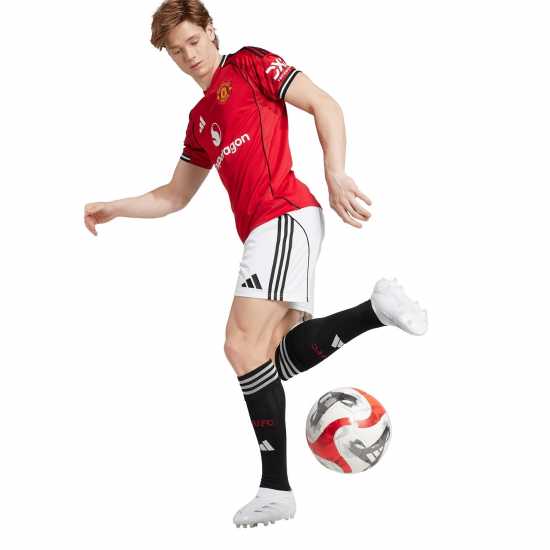 Футболни тренировъчни долнища Adidas Manchester United Home Shorts 2025 2026 Adults Adidas Manchester United Home Shorts 2025 2026 Adults Футболни тренировъчни долнища