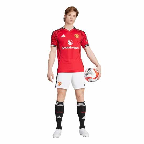 Футболни тренировъчни долнища Adidas Manchester United Home Shorts 2025 2026 Adults Adidas Manchester United Home Shorts 2025 2026 Adults Футболни тренировъчни долнища