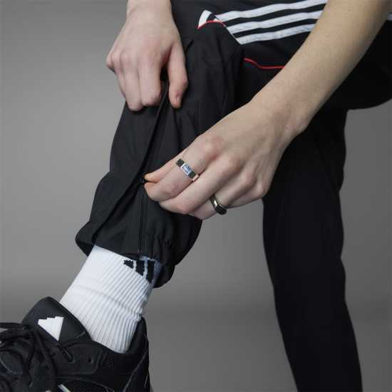 Мъжки спортни екипи в две части Adidas Juventus Ubp Tracksuit Bottoms 2024 2025 Adults Adidas Juventus Ubp Tracksuit Bottoms 2024 2025 Adults Мъжки спортни екипи в две части