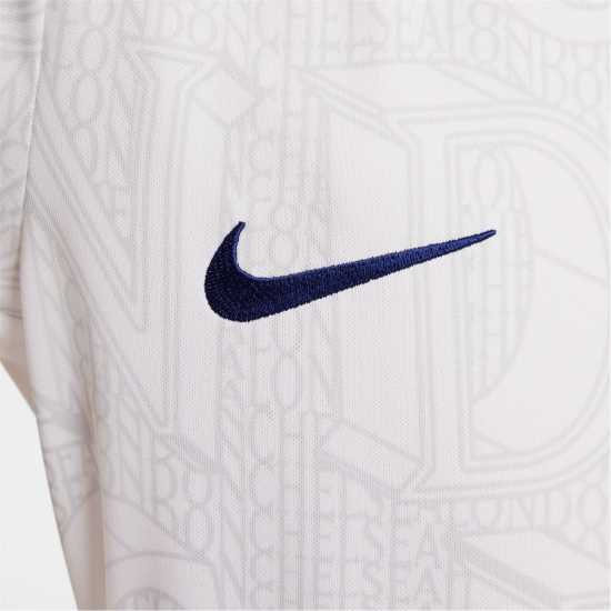 Детски тениски и фланелки Nike Chelsea Pre Match Shirt 2025 2026 Juniors Nike Chelsea Pre Match Shirt 2025 2026 Juniors Детски тениски и фланелки