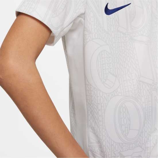 Детски тениски и фланелки Nike Chelsea Pre Match Shirt 2025 2026 Juniors Nike Chelsea Pre Match Shirt 2025 2026 Juniors Детски тениски и фланелки