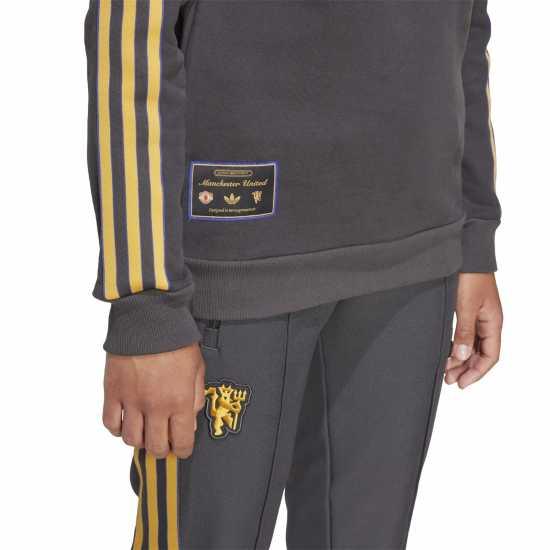 Adidas Manchester United Icons Crew Sweater Juniors Adidas Manchester United Icons Crew Sweater Juniors