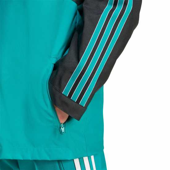 Футболни тренировъчни горнища Adidas Liverpool Terrace Icons Parka Juniors Adidas Liverpool Terrace Icons Parka Juniors Футболни тренировъчни горнища