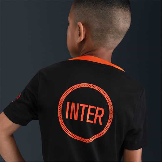 Детски тениски и фланелки Nike Inter Milan Pre Match Shirt 2025 2026 Juniors Nike Inter Milan Pre Match Shirt 2025 2026 Juniors Детски тениски и фланелки