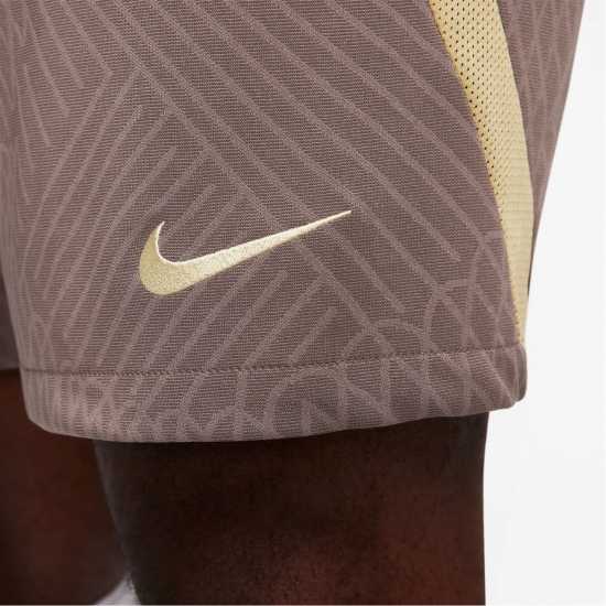 Футболни тренировъчни долнища Nike Tottenham Hotspur Strike Shorts Adults Nike Tottenham Hotspur Strike Shorts Adults Футболни тренировъчни долнища