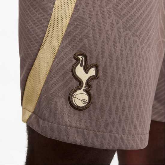 Футболни тренировъчни долнища Nike Tottenham Hotspur Strike Shorts Adults Nike Tottenham Hotspur Strike Shorts Adults Футболни тренировъчни долнища