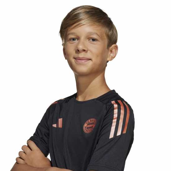 Детски тениски и фланелки Adidas Bayern Munich Training Shirt 2025 2026 Juniors Adidas Bayern Munich Training Shirt 2025 2026 Juniors Детски тениски и фланелки