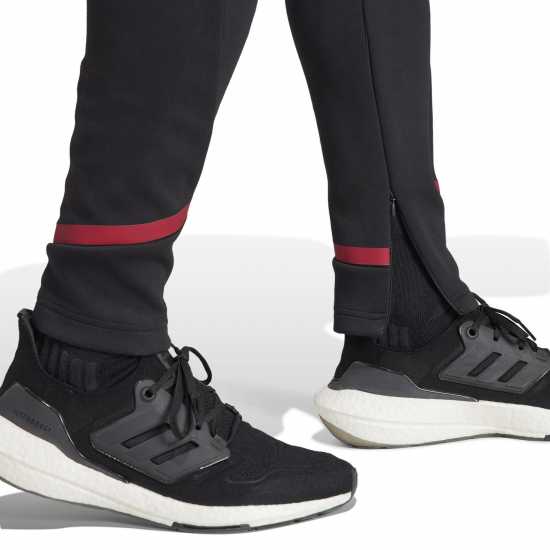 Мъжки спортни екипи в две части Adidas Мъжки Анцуг Manchester United Gameday Tracksuit Bottoms Mens Adidas Мъжки Анцуг Manchester United Gameday Tracksuit Bottoms Mens Мъжки спортни екипи в две части