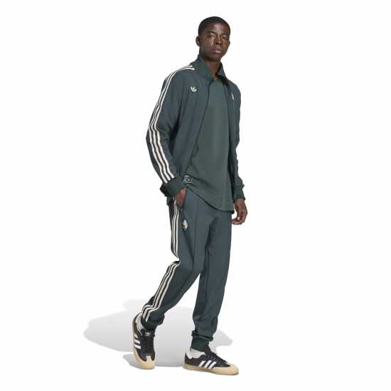 Adidas Juventus Terrace Icons Graphic T-Shirt Adults Adidas Juventus Terrace Icons Graphic T-Shirt Adults