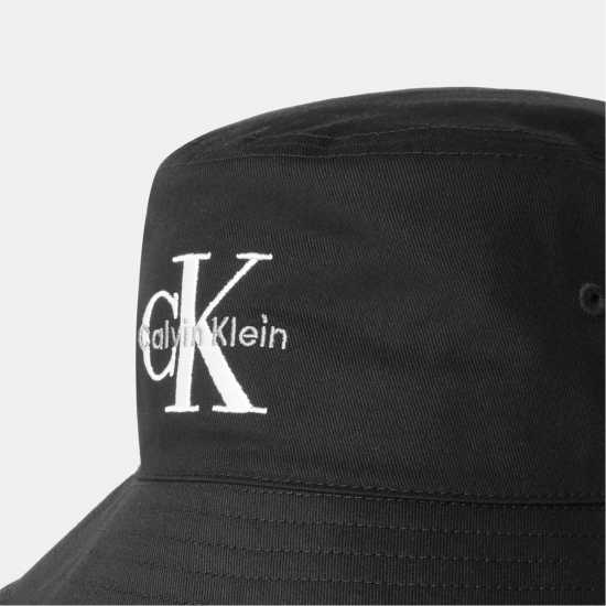 Шапки с козирка Calvin Klein Jeans Ckj Mono Bucket Ld53 Черно Calvin Klein Jeans Ckj Mono Bucket Ld53 Черно Шапки с козирка