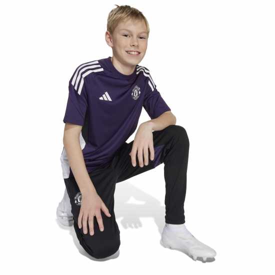 Детски тениски и фланелки Adidas Machester United Training Top 2025 2026 Juniors Adidas Machester United Training Top 2025 2026 Juniors Детски тениски и фланелки