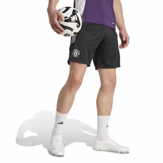 Футболни тренировъчни долнища Adidas Дамски Къси Шорти За Тренировка Manchester United Training Shorts 2025 2026 Mens Adidas Дамски Къси Шорти За Тренировка Manchester United Training Shorts 2025 2026 Mens Футболни тренировъчни долнища