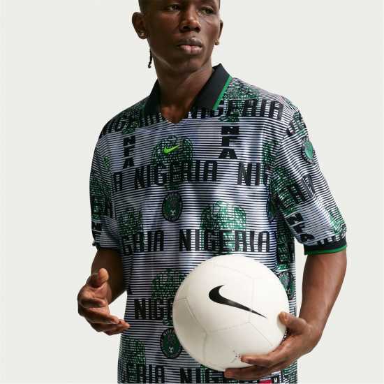 Nike Men's Nigeria Short Sleeve T-Shirt Nike Men's Nigeria Short Sleeve T-Shirt