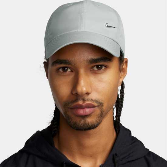 Nike Metal Swoosh Cap Grey/Silver Nike Metal Swoosh Cap Grey/Silver