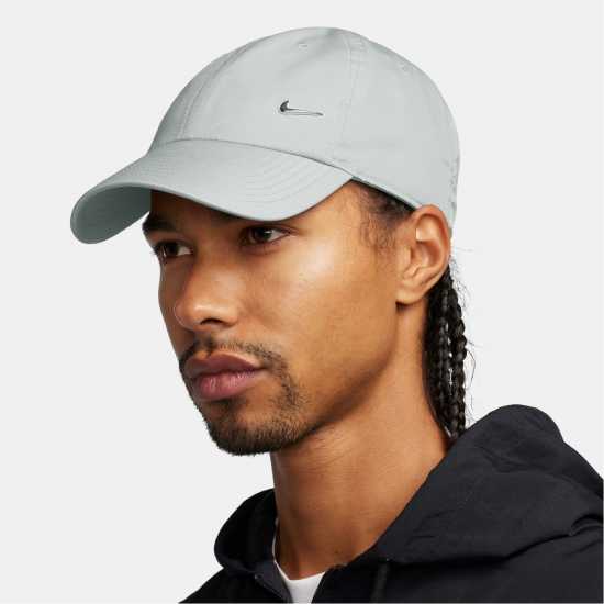 Nike Metal Swoosh Cap Grey/Silver Nike Metal Swoosh Cap Grey/Silver