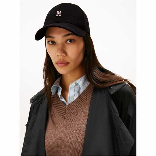 Tommy Hilfiger Women's Structured 6-Panel Adjustable Baseball Cap Черно Tommy Hilfiger Women's Structured 6-Panel Adjustable Baseball Cap Черно