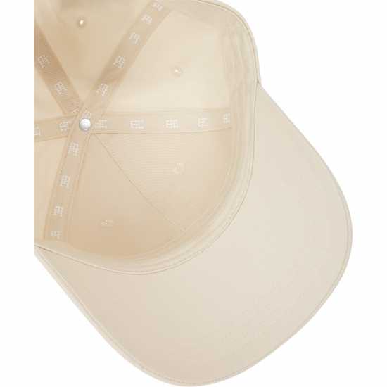 Tommy Hilfiger Elevated Chic Cap Оф бяло Шапки с козирка