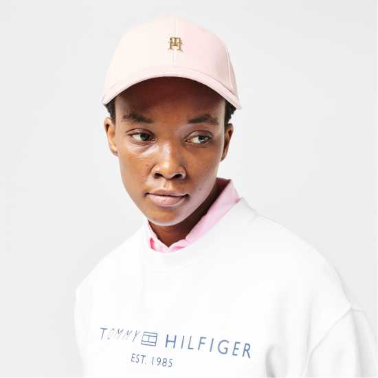Шапки с козирка Tommy Hilfiger Elevated Chic Cap Мъгливо розово Tommy Hilfiger Elevated Chic Cap Мъгливо розово Шапки с козирка