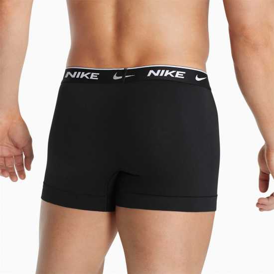 Nike Спортни Гащета 3 Pack Dri-Fit Essential Microfiber Trunks Mens Black UB1 Мъжко бельо