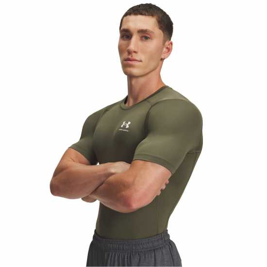 Футболни тренировъчни горнища Under Armour Heatgear® Short Sleeve Mens Marine OD Green Under Armour Heatgear® Short Sleeve Mens Marine OD Green Футболни тренировъчни горнища