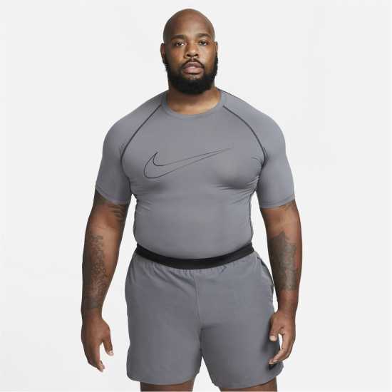 Мъжки долни дрехи Nike Pro Men's Tight Fit Short-Sleeve Top Сиво Nike Pro Men's Tight Fit Short-Sleeve Top Сиво Мъжки долни дрехи