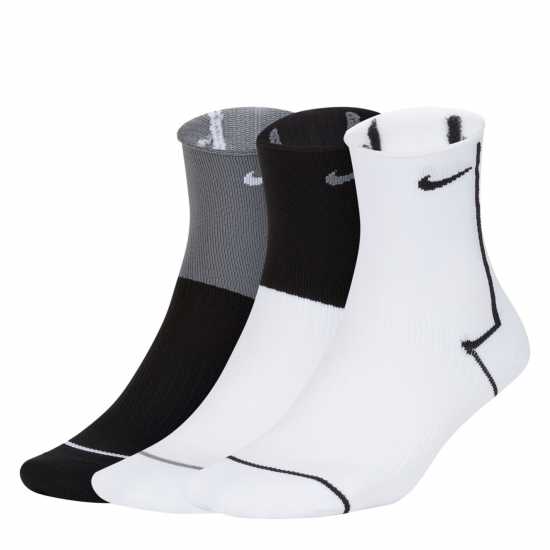 Дамски чорапи Nike Ed Plus Lw Ankl Ld99 Nike Ed Plus Lw Ankl Ld99 Дамски чорапи