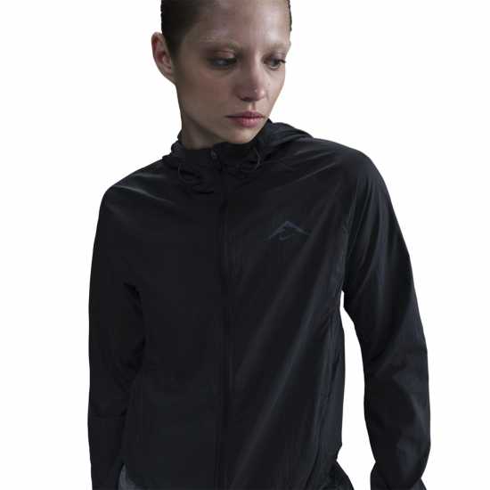 Nike Мъжко Яке Trail Repel Womens Jacket Черно/Бяло/Черно Дамски якета и палта