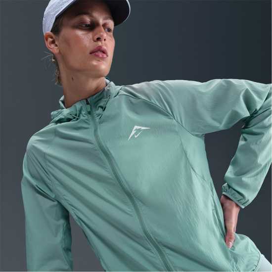 Дамски якета и палта Nike Мъжко Яке Trail Repel Womens Jacket Can/Prl/Smt Wht Nike Мъжко Яке Trail Repel Womens Jacket Can/Prl/Smt Wht Дамски якета и палта