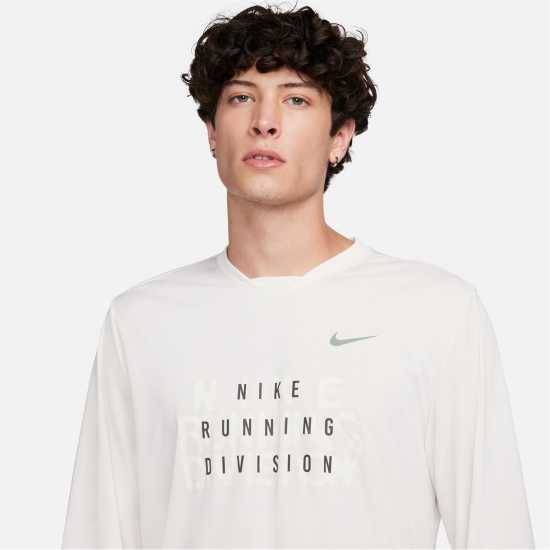 Nike Dri-FIT Run Division Rise 365 Men's Graphic Long-Sleeve Running Top  Атлетика