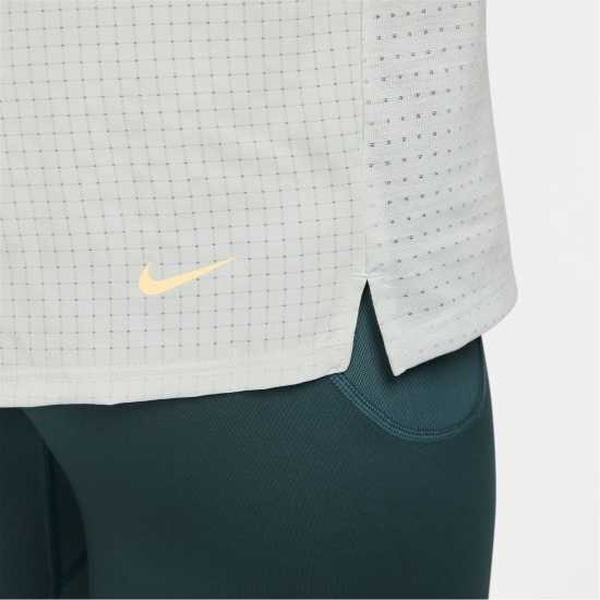 Nike Dri-FIT Trail Men's Short-Sleeve Trail Running Top Silver - Мъжко облекло за едри хора