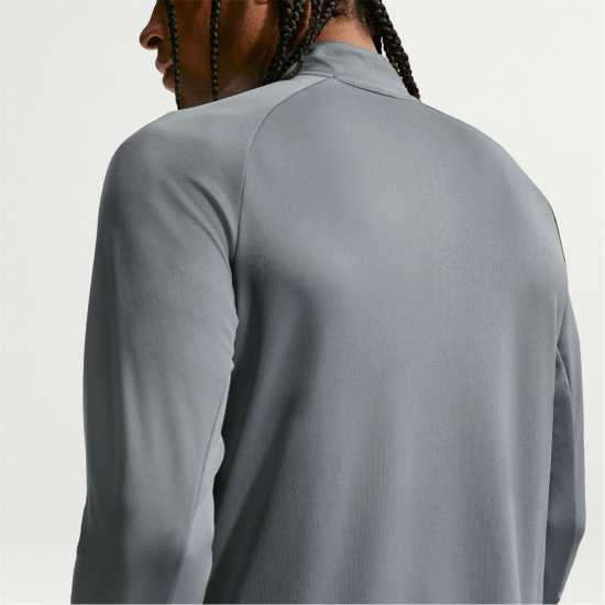 Nike Men's Long Sleeve Performance Running Top Nike Men's Long Sleeve Performance Running Top