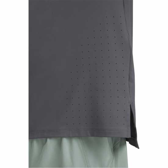 Under Armour Men's Launch Elite Short-Sleeve Performance Top Gray Under Armour Men's Launch Elite Short-Sleeve Performance Top Gray