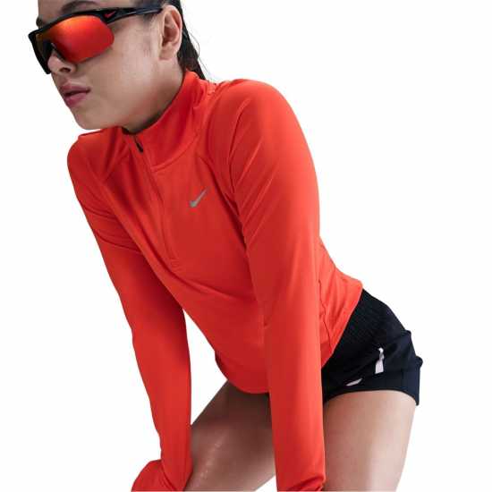 Nike W Nk Tempo Nvlt Ld99 Nike W Nk Tempo Nvlt Ld99