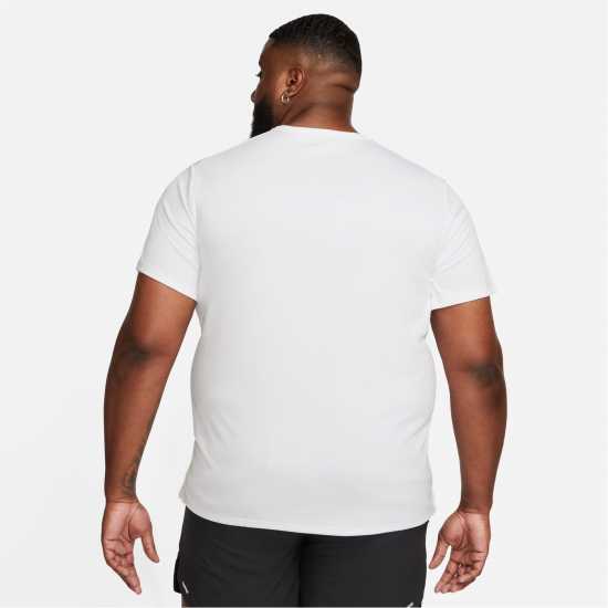 Мъжки тениски и фланелки Nike Мъжко Горнище За Бягане Drifit Miler Running Top Mens Бяло Nike Мъжко Горнище За Бягане Drifit Miler Running Top Mens Бяло Мъжки тениски и фланелки