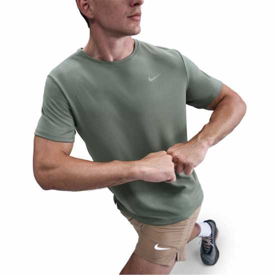 Мъжки тениски и фланелки Nike Мъжко Горнище За Бягане Drifit Miler Running Top Mens Clay Green Nike Мъжко Горнище За Бягане Drifit Miler Running Top Mens Clay Green Мъжки тениски и фланелки