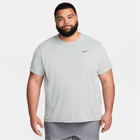 Мъжки тениски и фланелки Nike Мъжко Горнище За Бягане Drifit Miler Running Top Mens Сива Мъгла Nike Мъжко Горнище За Бягане Drifit Miler Running Top Mens Сива Мъгла Мъжки тениски и фланелки