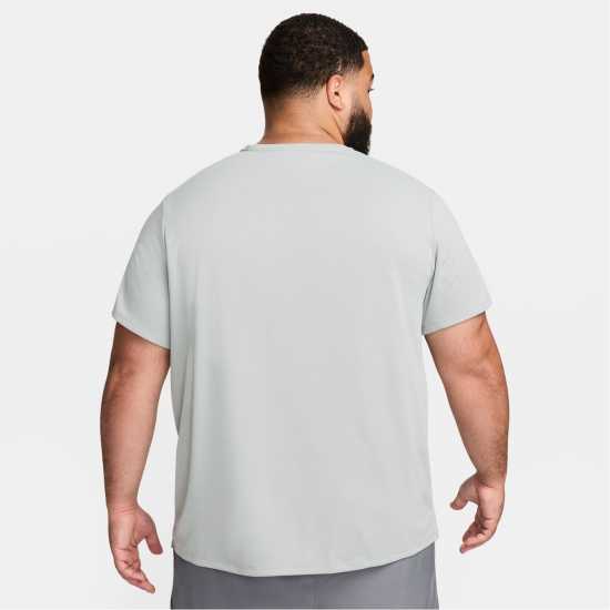Мъжки тениски и фланелки Nike Мъжко Горнище За Бягане Drifit Miler Running Top Mens Сива Мъгла Nike Мъжко Горнище За Бягане Drifit Miler Running Top Mens Сива Мъгла Мъжки тениски и фланелки