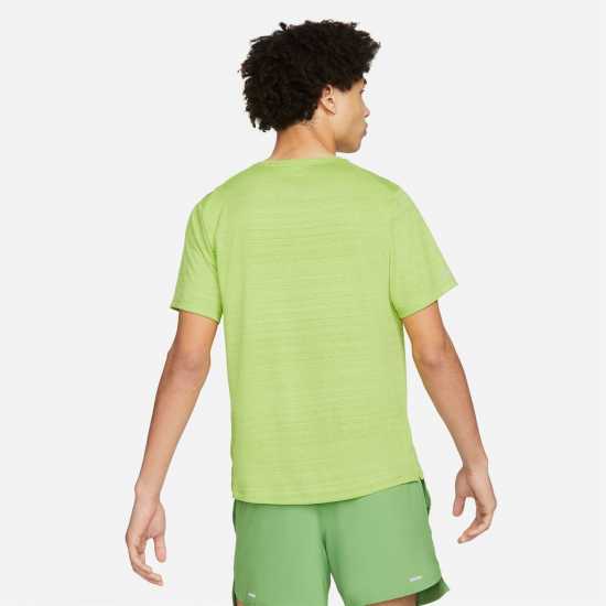 Мъжки тениски и фланелки Nike Мъжко Горнище За Бягане Drifit Miler Running Top Mens Vivid Purple Nike Мъжко Горнище За Бягане Drifit Miler Running Top Mens Vivid Purple Мъжки тениски и фланелки