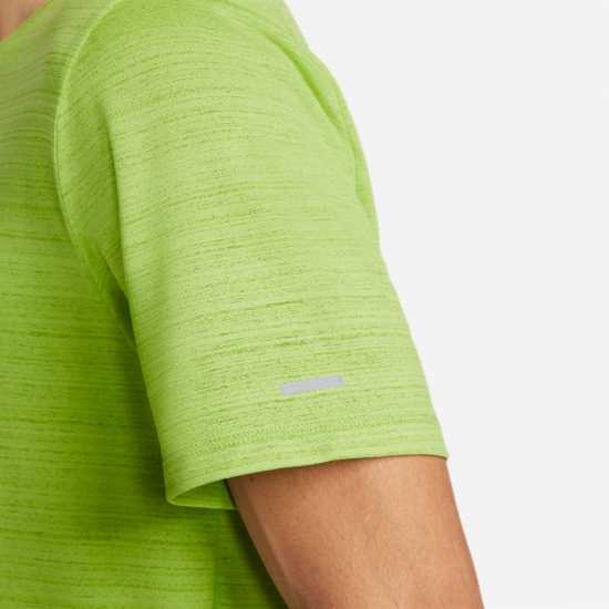 Мъжки тениски и фланелки Nike Мъжко Горнище За Бягане Drifit Miler Running Top Mens Vivid Purple Nike Мъжко Горнище За Бягане Drifit Miler Running Top Mens Vivid Purple Мъжки тениски и фланелки