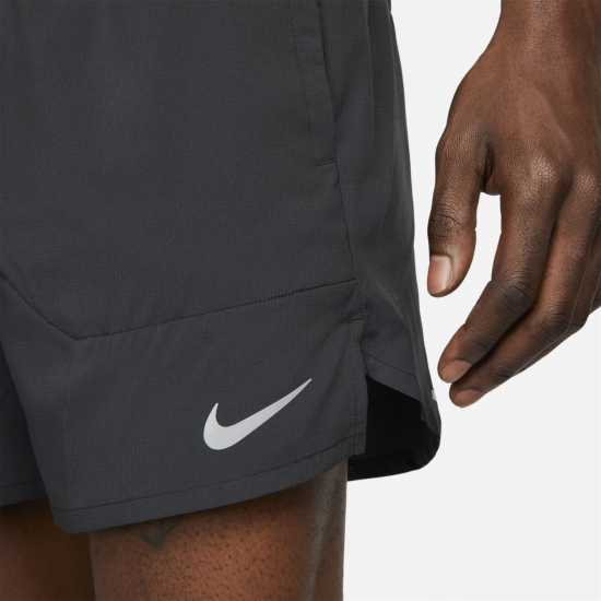 Мъжки дрехи за бягане Nike Stride Men's Dri-FIT 5 Brief-Lined Running Shorts Nike Stride Men's Dri-FIT 5 Brief-Lined Running Shorts Мъжки дрехи за бягане